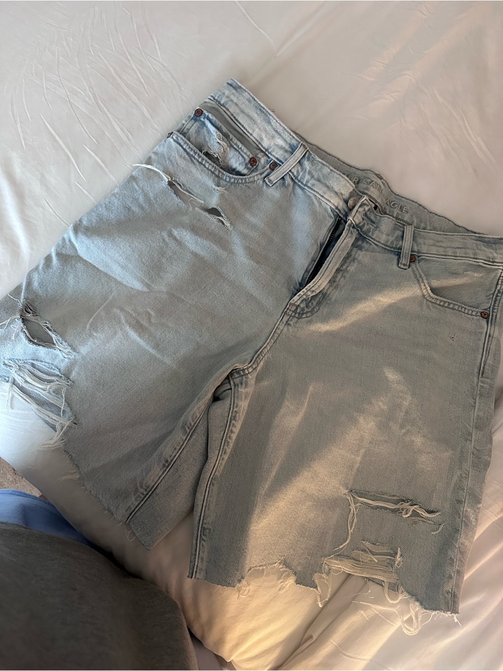 American Eagle Outfitters Light Wash Distressed Boyfriend Jeans